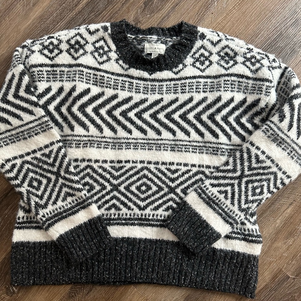 Lucky Brand Charcoal Grey and Off White Geometric Crewneck Sweater - Picture 9 of 9